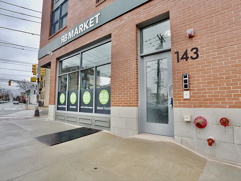 143 Zabriskie St #2D — Photo 19