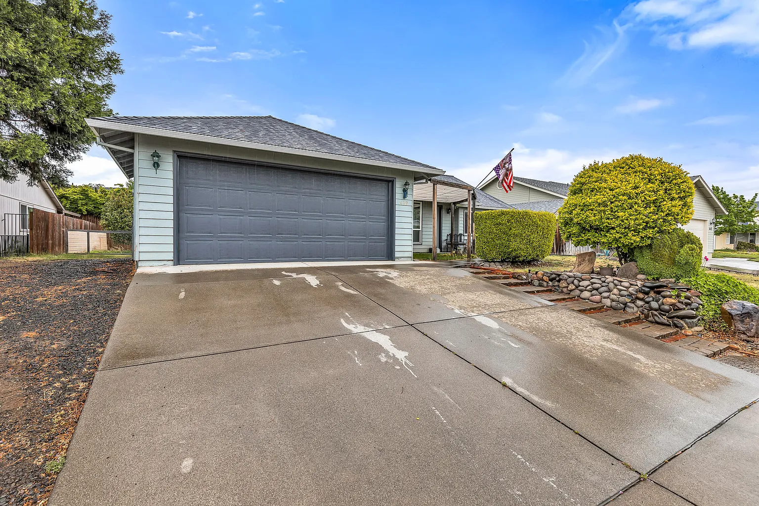 439 Westminster Dr photo 1