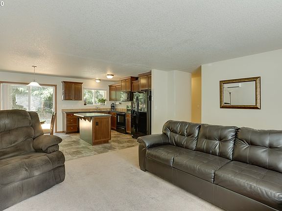 3rd image of 6206 NE 114th St