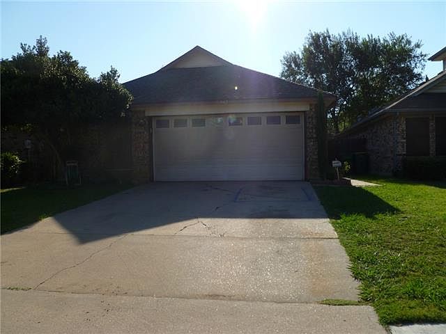 1st image of 942 Sylvan Creek Dr