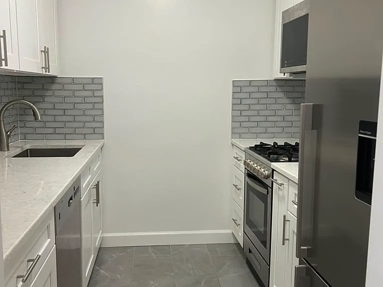 520 E 81st St #9L — Photo 6