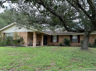 127 Kittie Ln, Three Rivers, TX 78071
