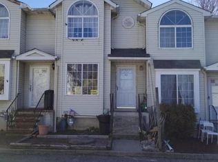 42 Union Ct, Staten Island, NY 10303