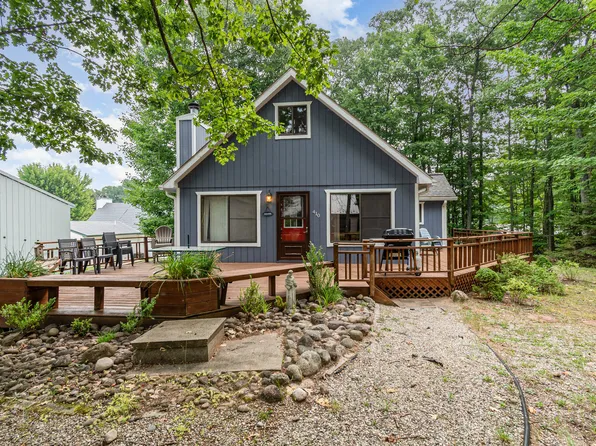 410 Peach Rd, Roscommon, MI 48653