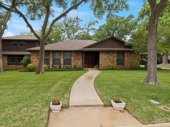 1401 Clover Hill Rd, Mansfield, TX 76063