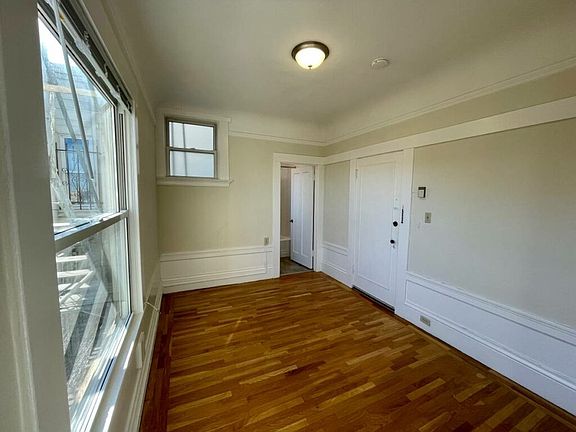 4th image of 310 Parnassus Ave APT 302