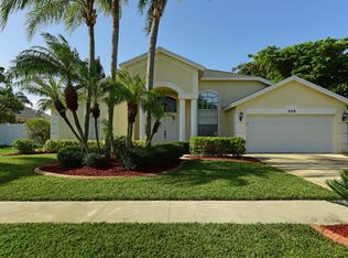 104 Kings Way, Royal Palm Beach, FL 33411