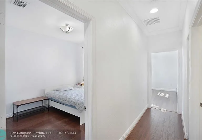 14720 SW 11th St — Photo 35