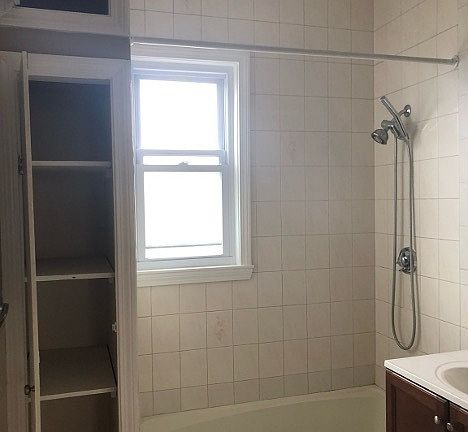4th image of 98 Irving St Unit 2