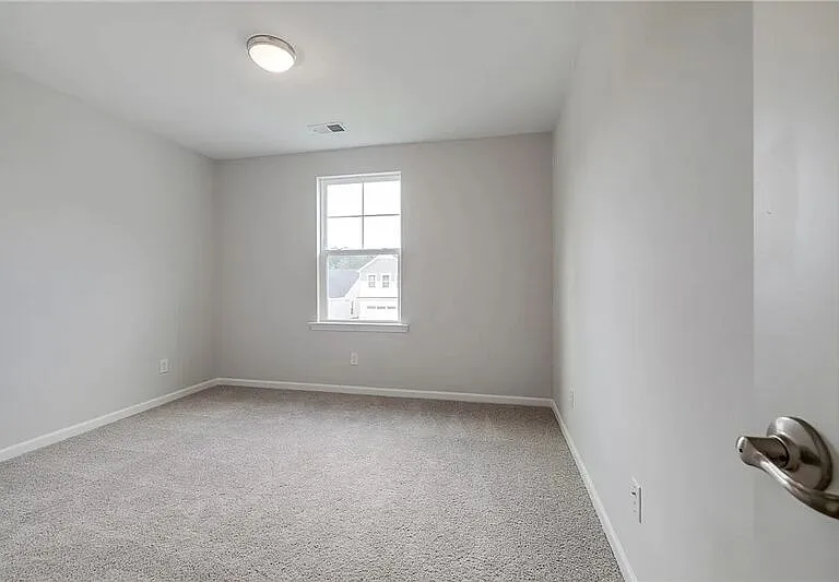 113 Fenway St — Photo 33