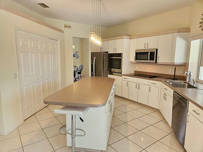 1578 Vermeer Dr — Photo 12