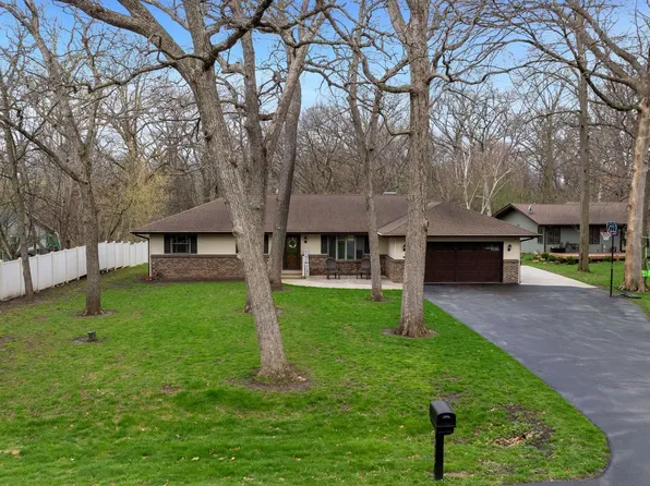 5816 N Fair Oaks Dr, Davis Junction, IL 61020