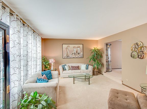 3rd image of 481 Charles Dr