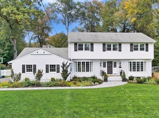 451 Weymouth Dr, Wyckoff, NJ 07481
