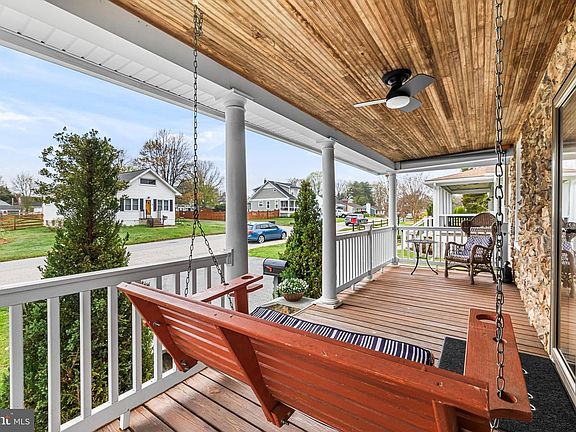 4th image of 526 Hawthorne Rd