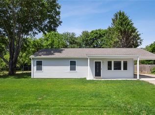 8 Chariho Dr, Richmond, RI 02898