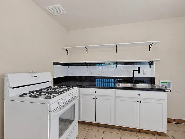 536 Cardenas Dr SE — Photo 36