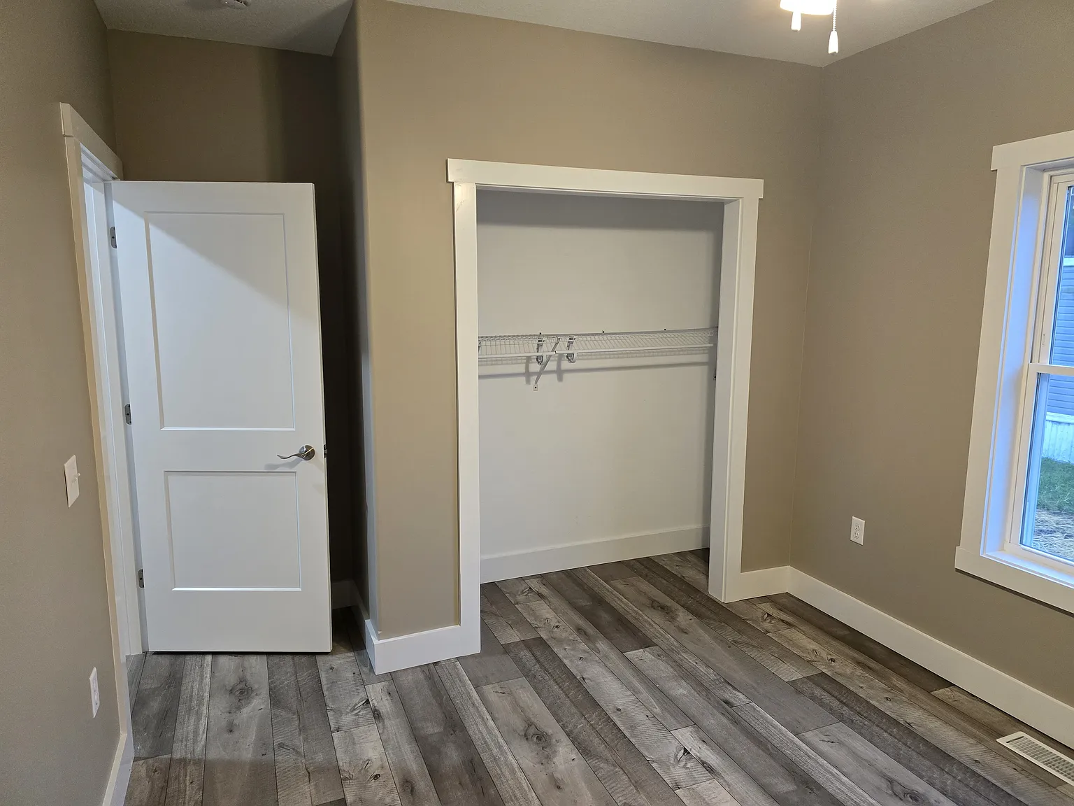 2 bed, $1,084 — Photo 4