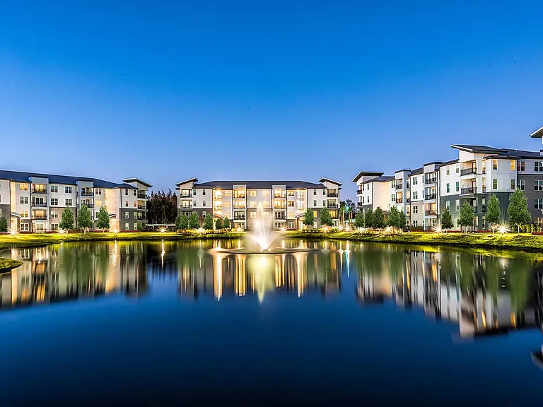 Pearce at Pavilion Luxury Apartments — Photo 41