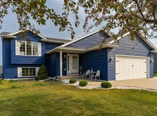 406 7th St NW, Dodge Center, MN 55927