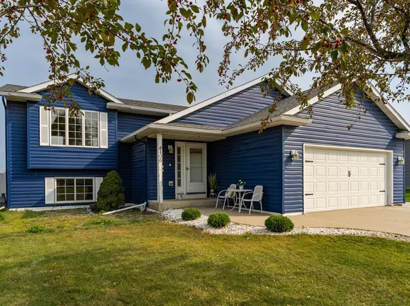 406 7th St NW, Dodge Center, MN 55927