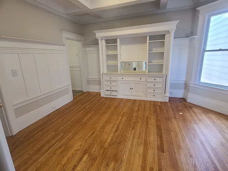 2411 Bryant St — Photo 4