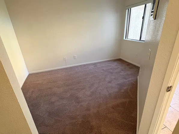 8543 Graves Ave, Santee, CA