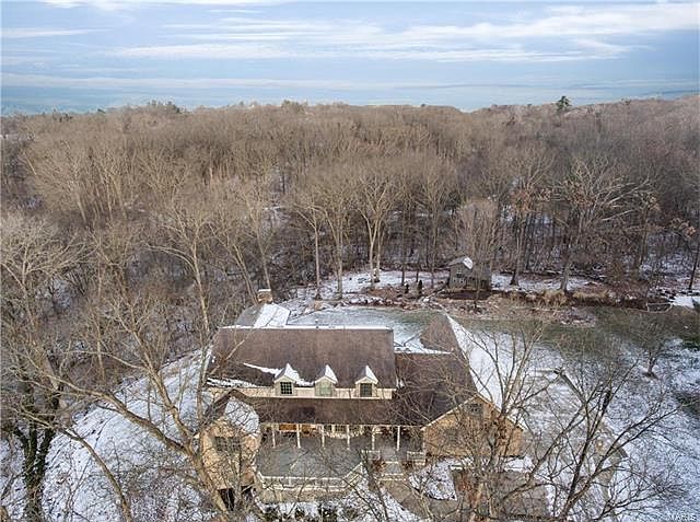 1st image of 9006 Middlewood Ct