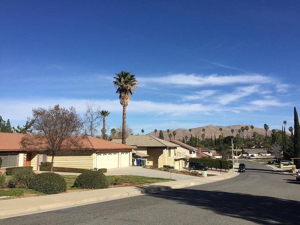 2nd image of 2179 Hackamore Pl