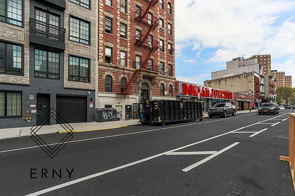 Rented by ERNY LLC | media 32