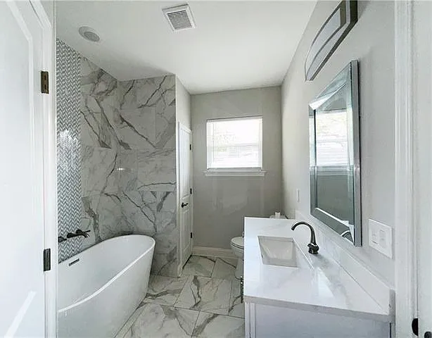 2652 Banks St — Photo 18