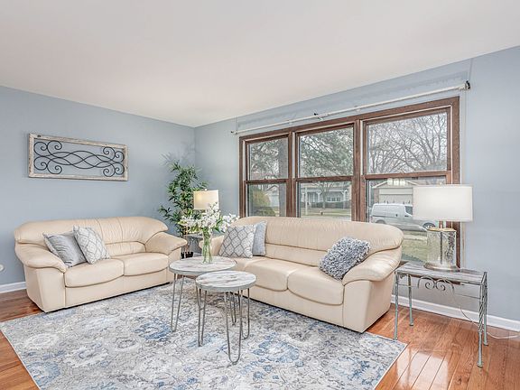 4th image of 1115 W Keating Dr