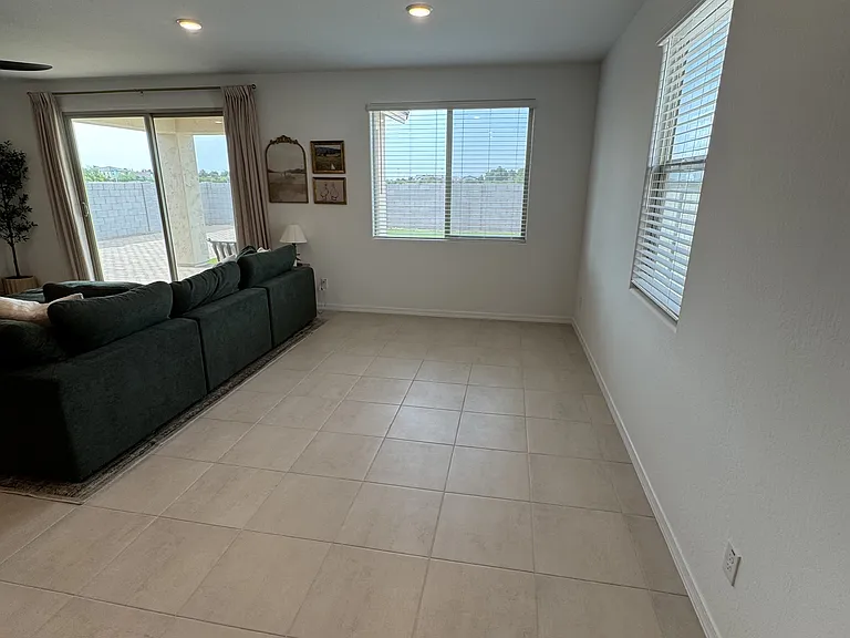 643 W Riparian Dr — Photo 38