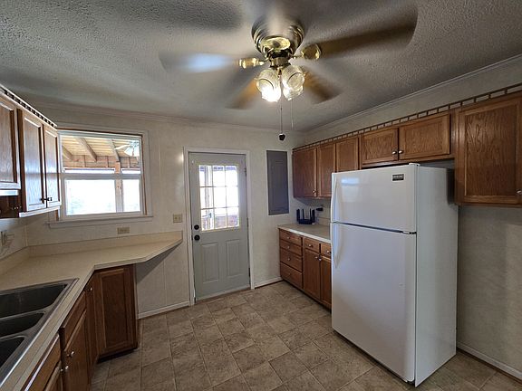 4th image of 307 Spring Rd #307