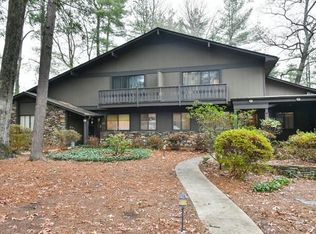 106 Laurelwood Cir W, Hendersonville, NC 28791