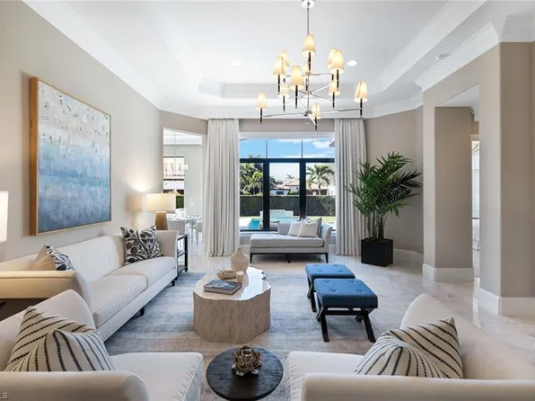 2231 Residence CIR, NAPLES, FL 34105