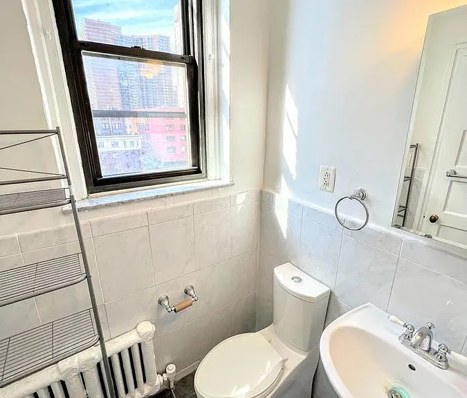 250 S 13th St #9E — Photo 7