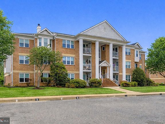2nd image of 201 Burkwood Ct Unit 2F