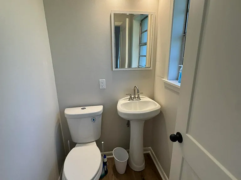 114 Garden Ln — Photo 4
