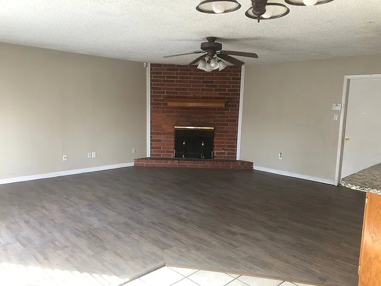 7401 Holyoke Trl — Photo 8