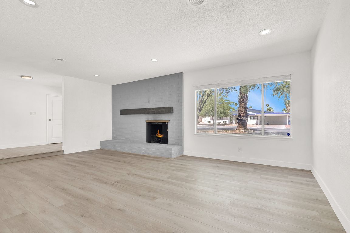 next background image