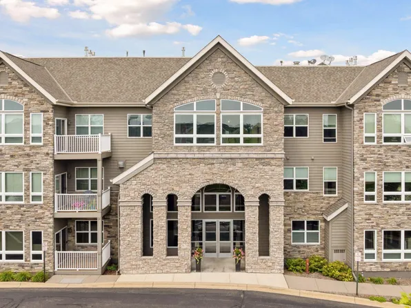 2670 Kelley Pkwy Unit 103, Long Lake, MN 55356