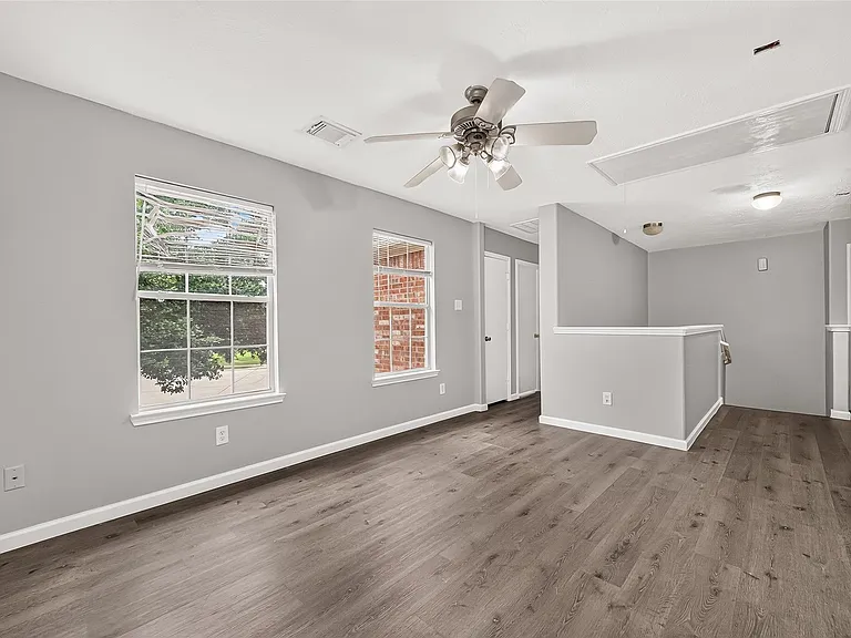 19451 Nasworthy Dr — Photo 29