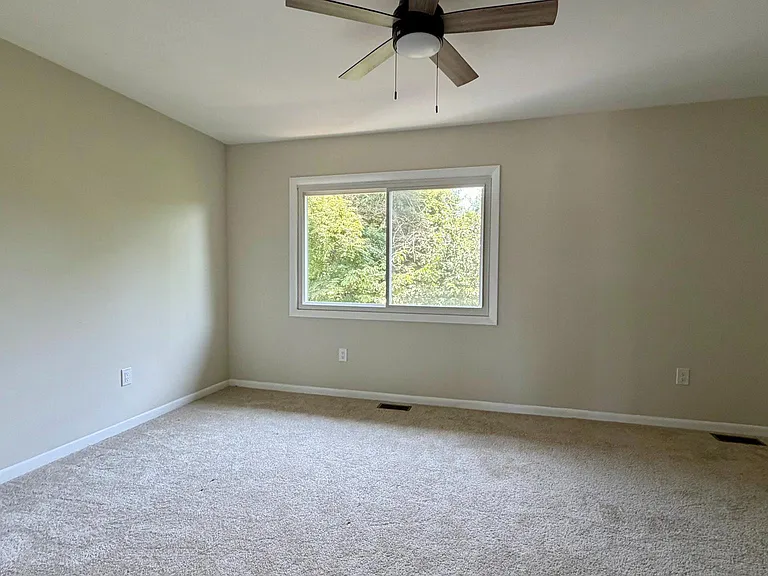 9506 Miranda Ct — Photo 12