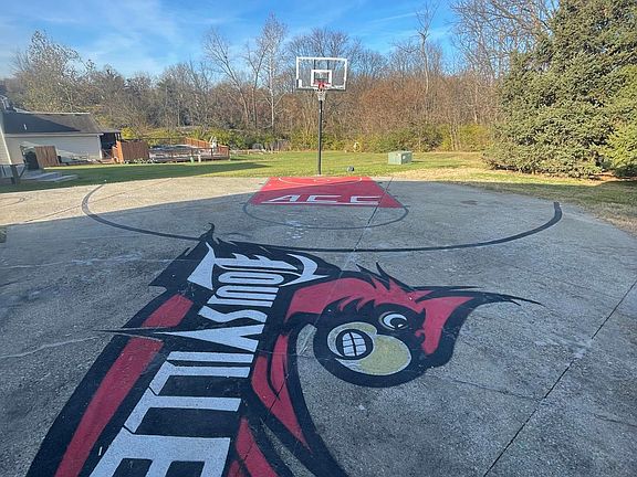 1/2 basketball court in back