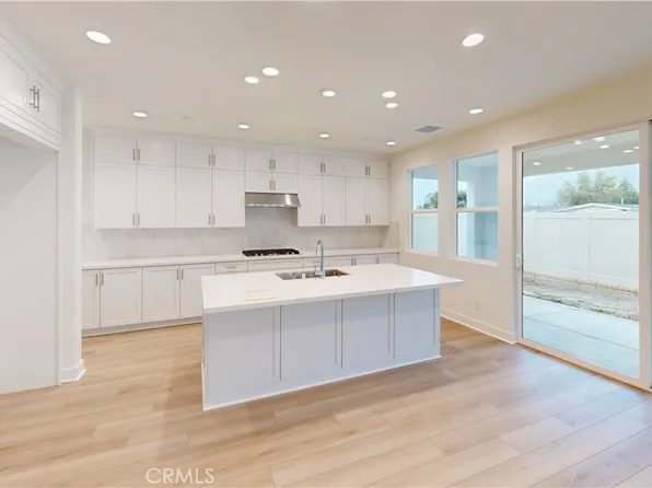 19 Upland Rd, Ventura, CA 93004