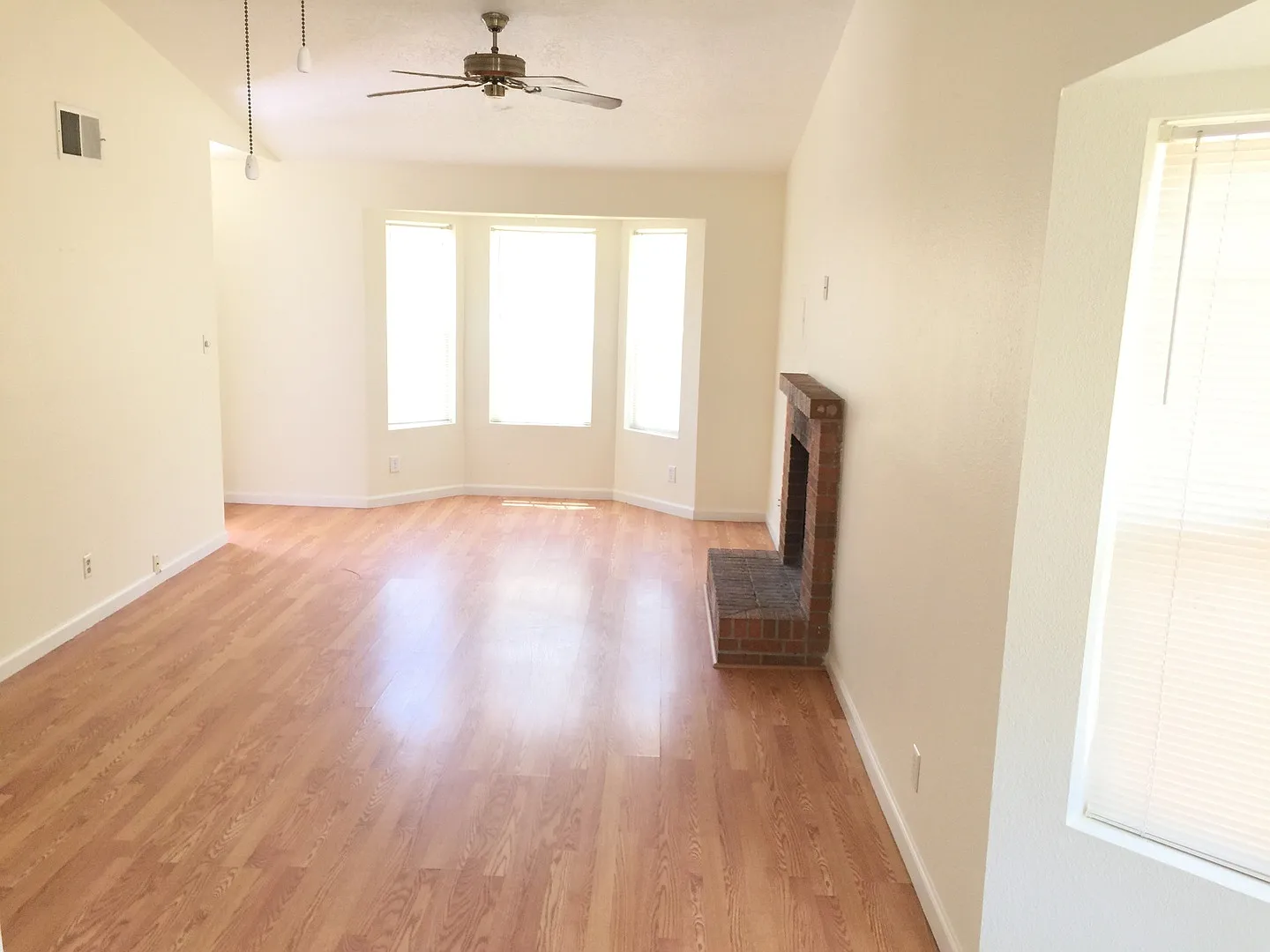 Coming Available September! | Bright & Spacious Home | Open Floor Plan | Large Backyard | Prime N... — Photo 3