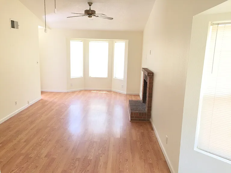 6515 Azuelo Ave NW — Photo 3