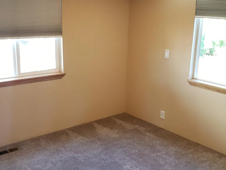 807 E 5th Ave — Photo 10