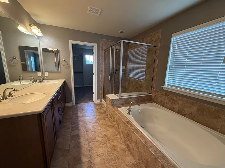 8229 S Country Club Pkwy — Photo 11